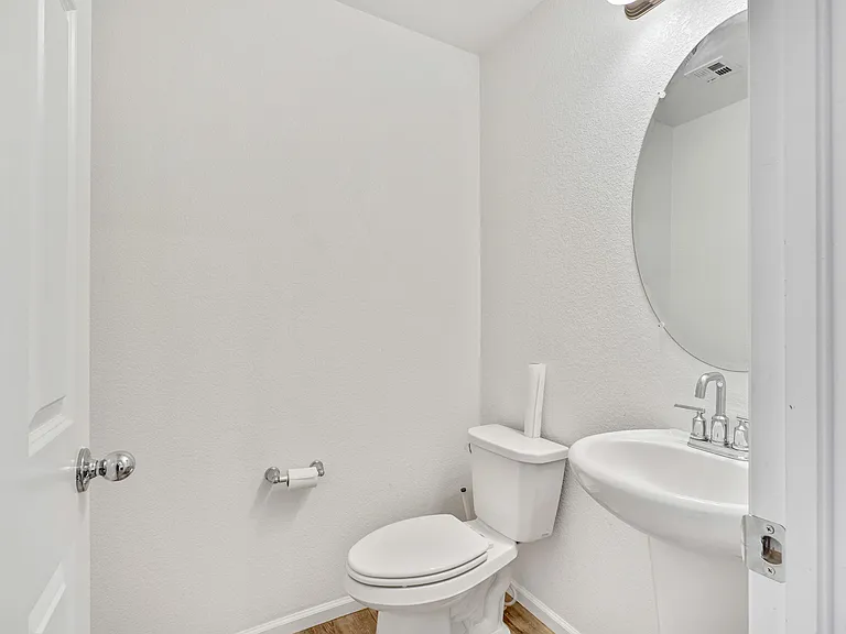 21072 E 60th Ave — Photo 13