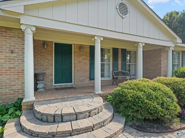 1503 Curtis Dr SE, Decatur, AL 35601