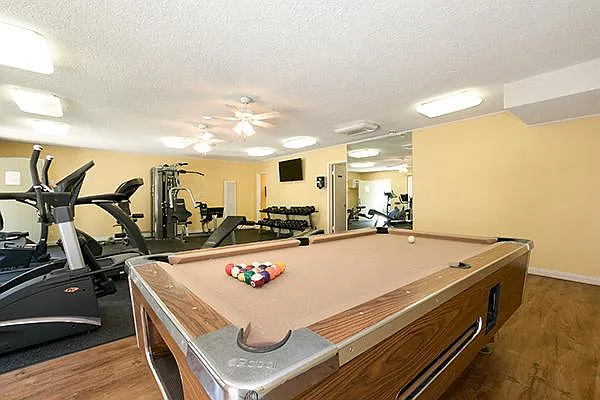 Riverside Villa Apartments — Photo 31