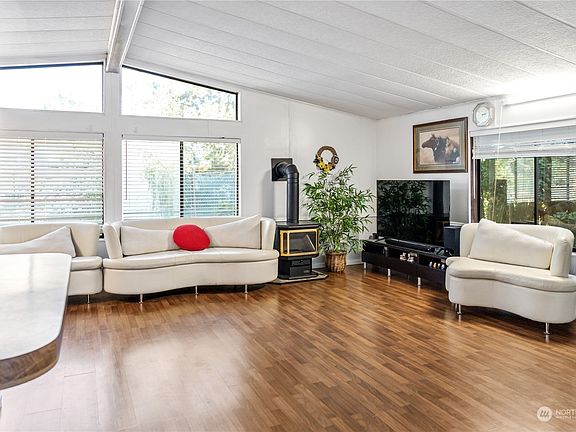 3rd image of 3501 Auburn Way #26