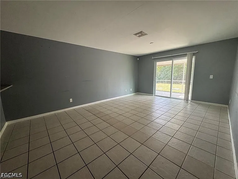 851 Eisenhower Blvd — Photo 4