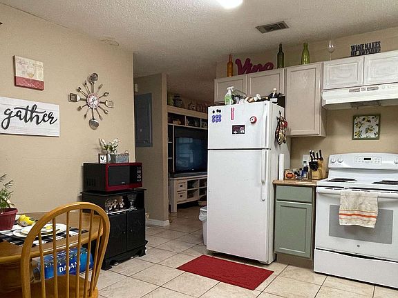 5th image of 144 SW Millennium Ct