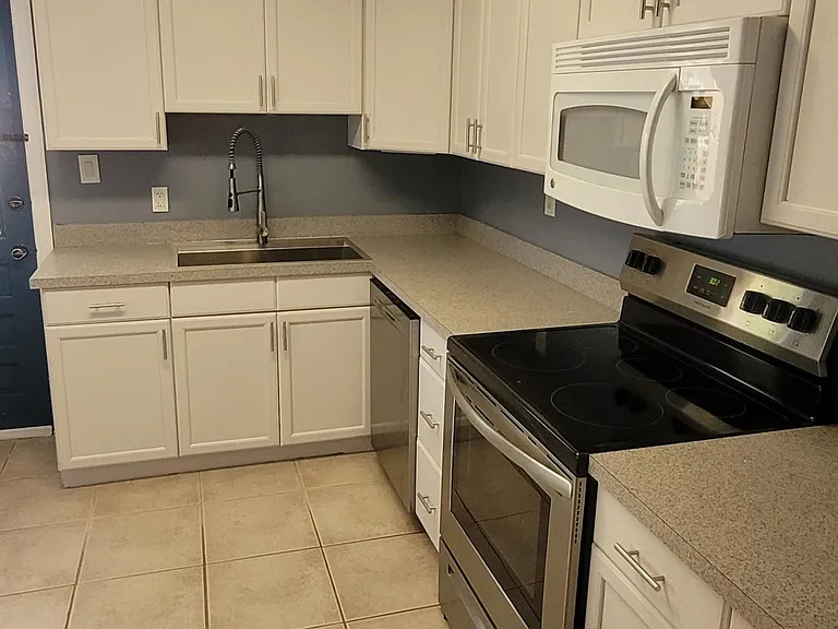 3210 W Hartnett Ave — Photo 8