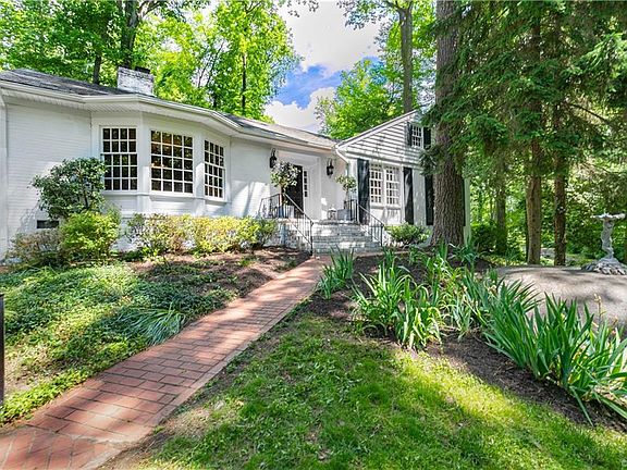 4th image of 110 Kennondale Ln