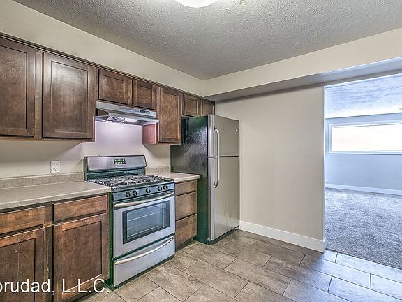 4th image of 128 N 40th St APT 1