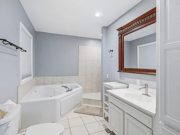 8 W Bridlespur Ter — Photo 15