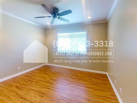 4th image of 371 N 1st St APT 4