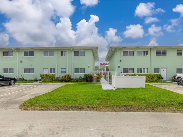 2100 NE 38th Street #216, Lighthouse Point, FL 33064