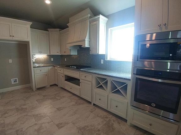 5th image of 2906 Bismarck Ave