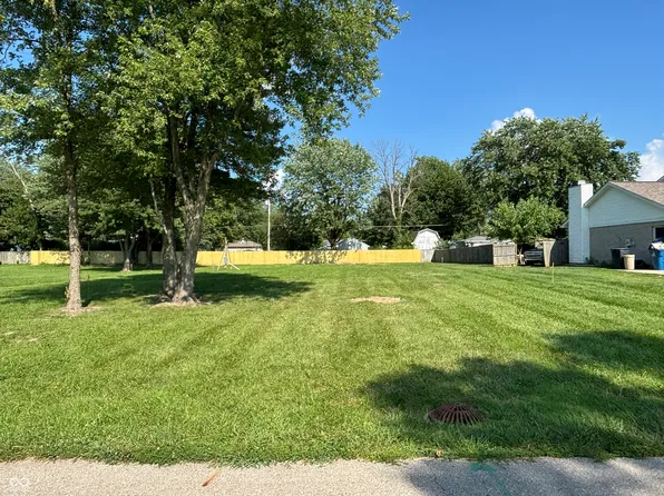 5654 N Vinton Hills Dr, Fairland, IN 46126