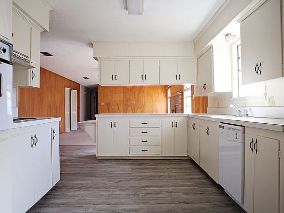4th image of 203 Wildwood Dr