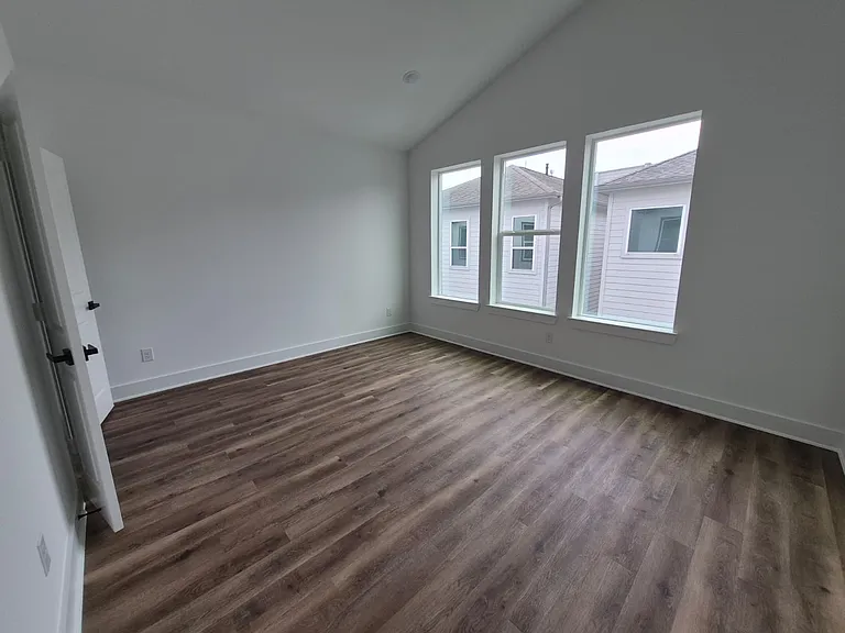 3217 Saint Emanuel St — Photo 25