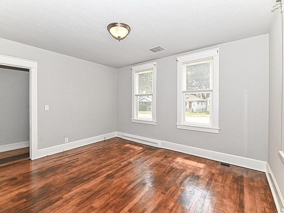 5th image of 714 Marshall AVENUE