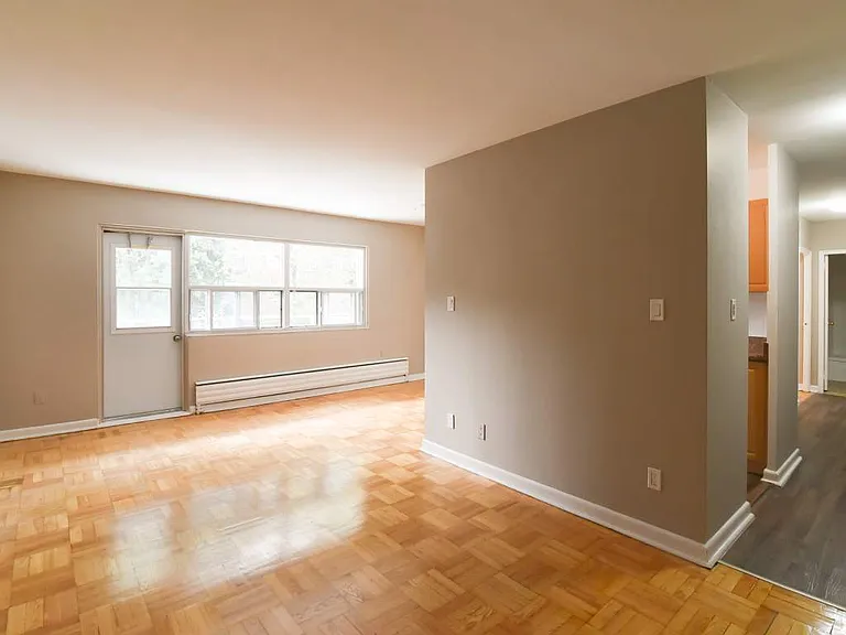 20 Mountain Ave N — Photo 13
