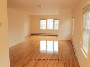 197 Manorhaven Blvd, Port Washington, NY 11050