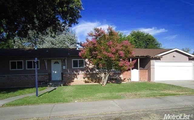 1st image of 2212 Newport Dr