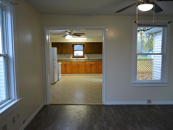 4th image of 77 Woodlawn Ave