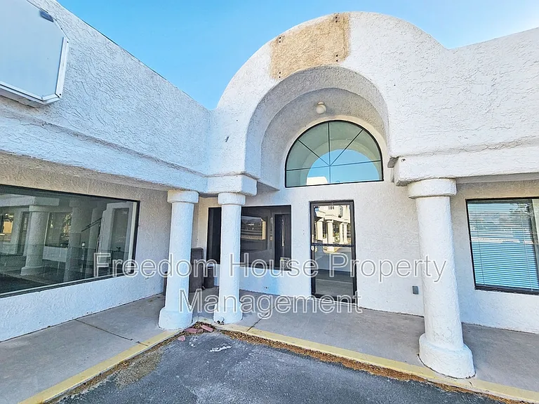 311 S Frontage Rd #104 — Photo 8