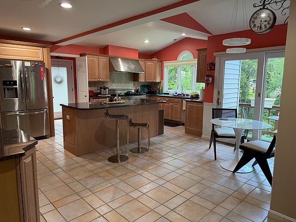 5th image of 8715 Shadowlake Way