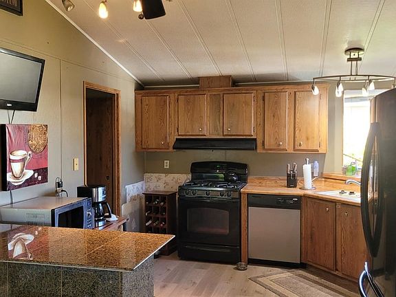 3rd image of 163 Clipper Ln