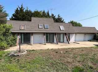 3325 NW Pipkin Rd, Topeka, KS 66618