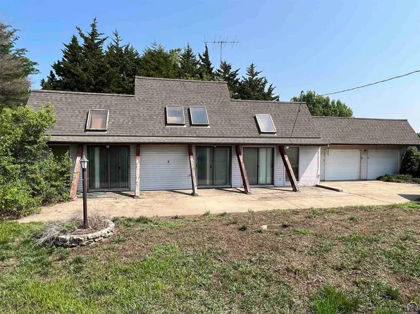 3325 NW Pipkin Rd, Topeka, KS 66618
