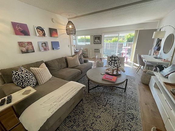 5th image of 1241 Granville Ave APT 3