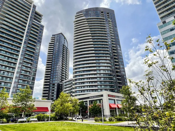 7171 Yonge St #2703, Markham, ON L3T 0C5