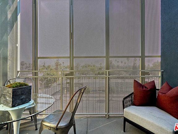 5th image of 751 N Fairfax Ave #11