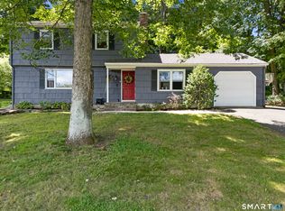 9 Chimney Dr, Bethel, CT 06801