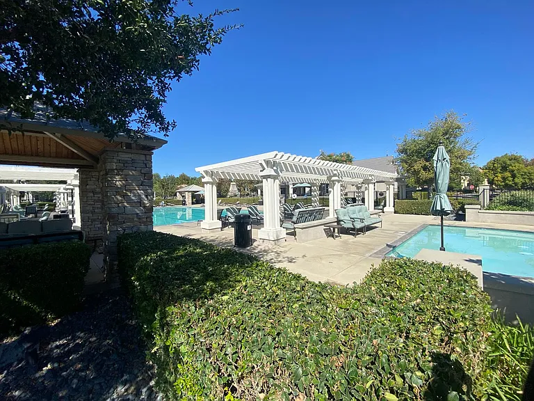 14601 Serenade Dr — Photo 46