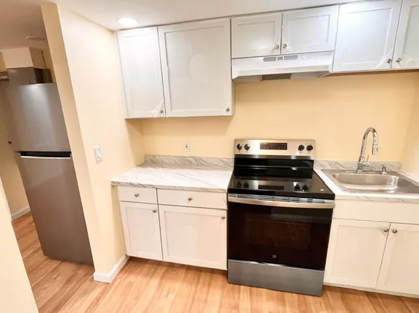 407 Temple St #B, New Haven, CT 06511