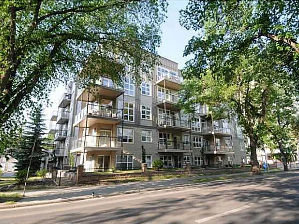 8619 111th St NW, Edmonton, AB T6G 2W1