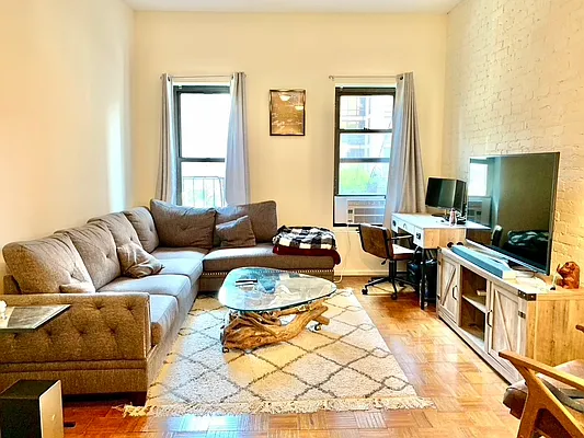 Rented by Compass | media 7