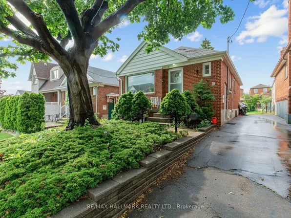 38 Ypres Rd, Toronto, ON M6M 1N9