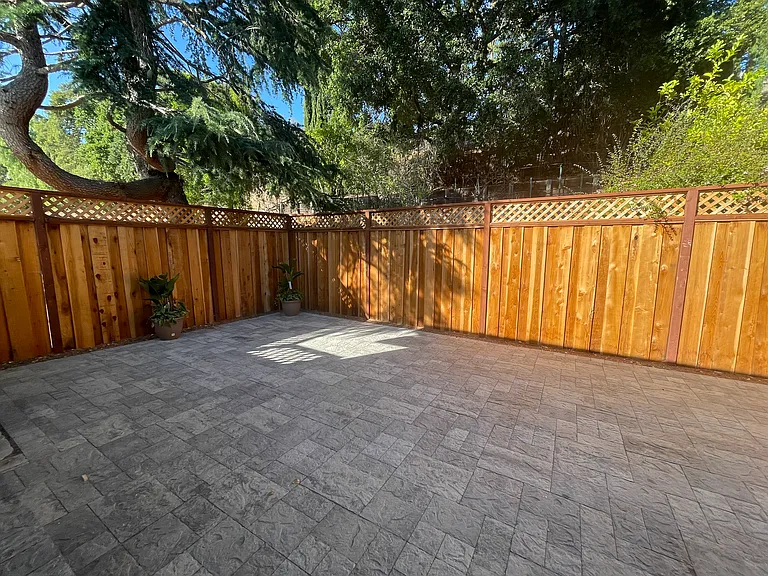 11040 Eastbrook Ave — Photo 28