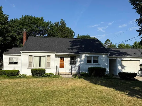 2326 Sunset Ln, Adrian, MI 49221