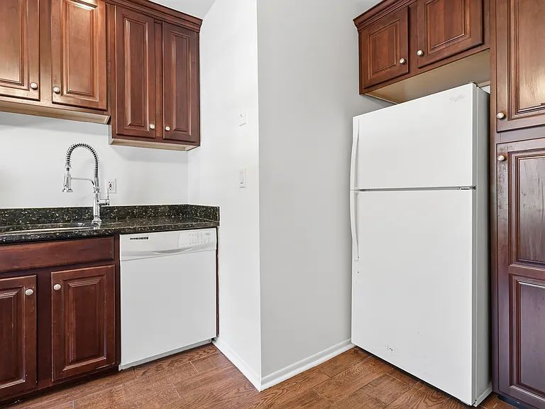 34 Davenport Ave #A — Photo 9