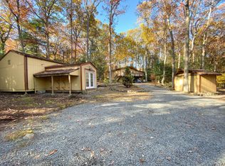 118 W Shore Rd, Shohola, PA 18458