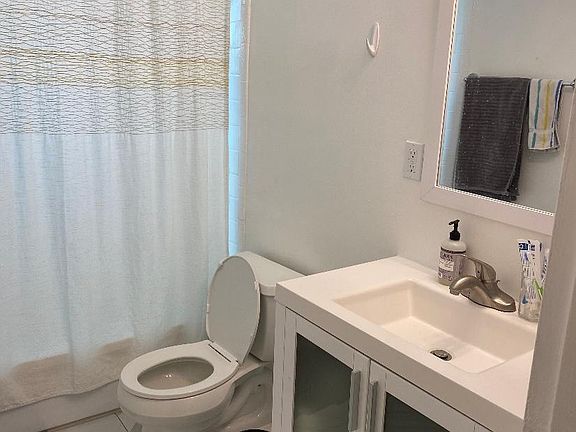 5th image of 12344 Burbank Blvd APT 14