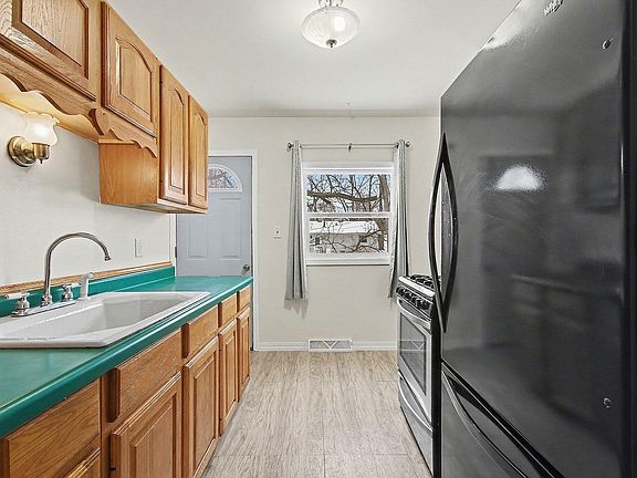 4th image of 2955 W 74th Ave