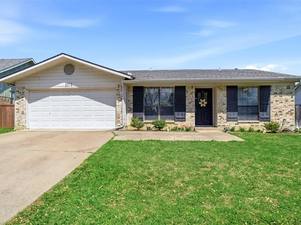 2313 Hollybush Ln, Bedford, TX 76021