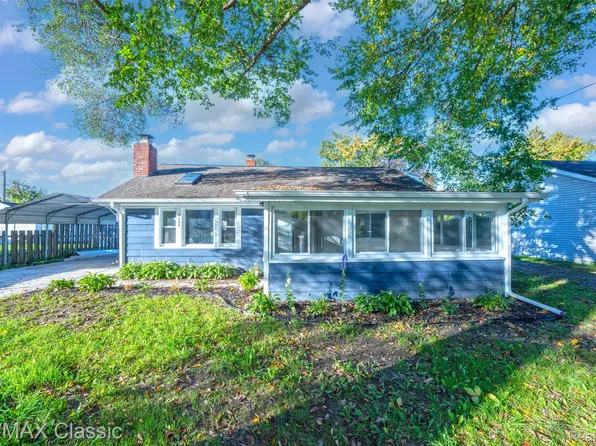 1220 S Cass Lake Rd, Waterford, MI 48328