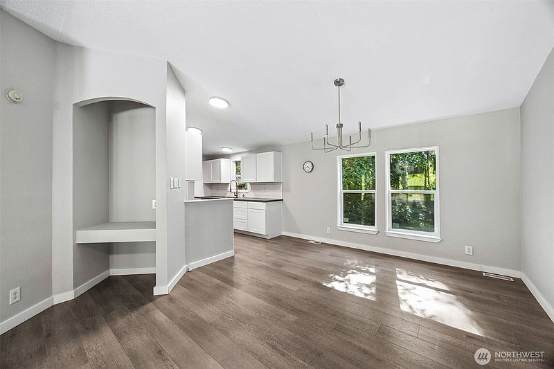 4th image of 40402 66th Avenue E