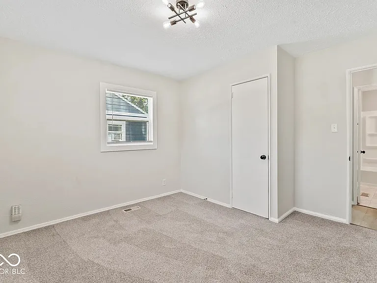2257 N Tibbs Ave — Photo 14