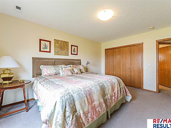 4th image of 9302 Park View Blvd