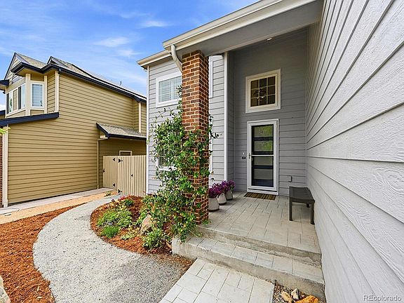 2nd image of 2061 Emerson Lane