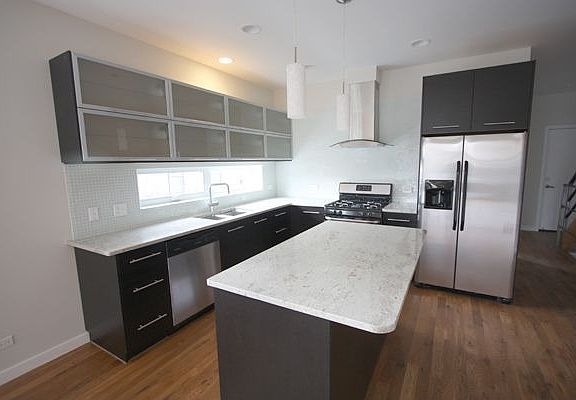 4th image of 3001 N Christiana Ave
