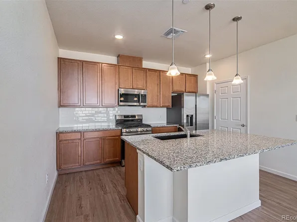 6153 N Ceylon Street Bldg 6 #202, Denver, CO 80249