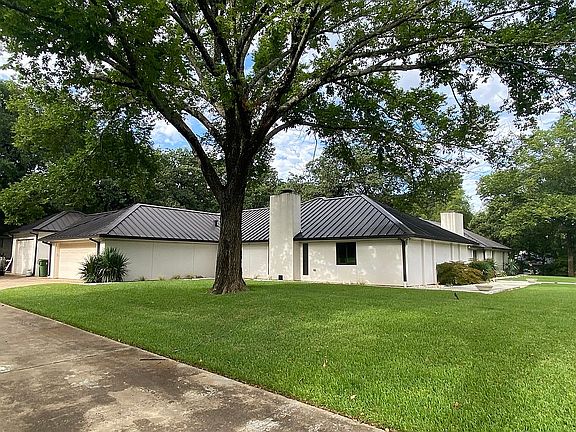 3rd image of 1241 Cypress Creek Cir